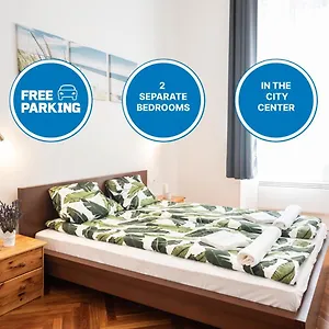 Free Parking - Dob50 Spacious - 2 Separate Bedroom, 5 People, Ac, Wifi Apartment Budapest