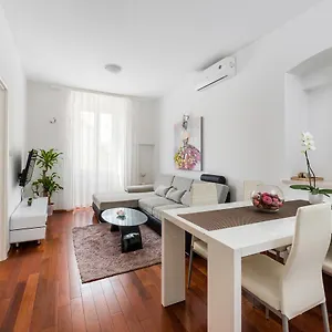 Fairy Of The Seas Apartment Split